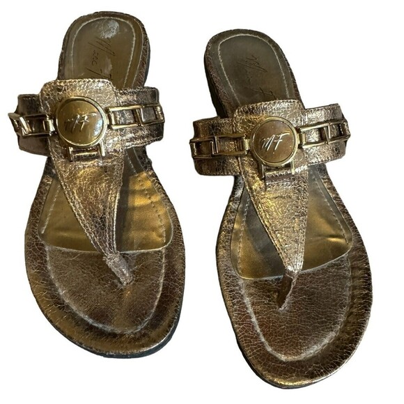 Marc Fisher Gold Glitter Strap Wedge Heel Sandals Women's Size 7.5M Logo Thong - Picture 1 of 10